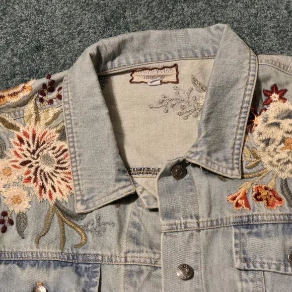 Johnny Was Denim Jacket with Floral Embroidery - Picture 5 of 9